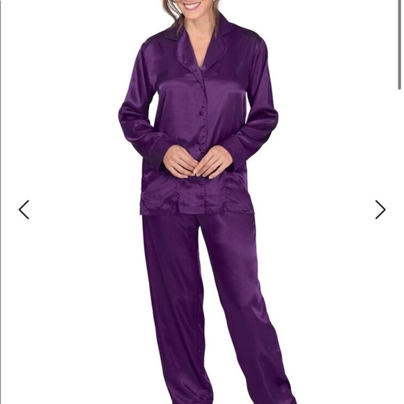 NWOT! 💜 Purple Satin Button Front PJs​​​​​​ - Picture 1 of 2